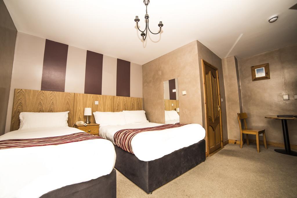 The Frontier Hotel Bridgend Oda fotoğraf