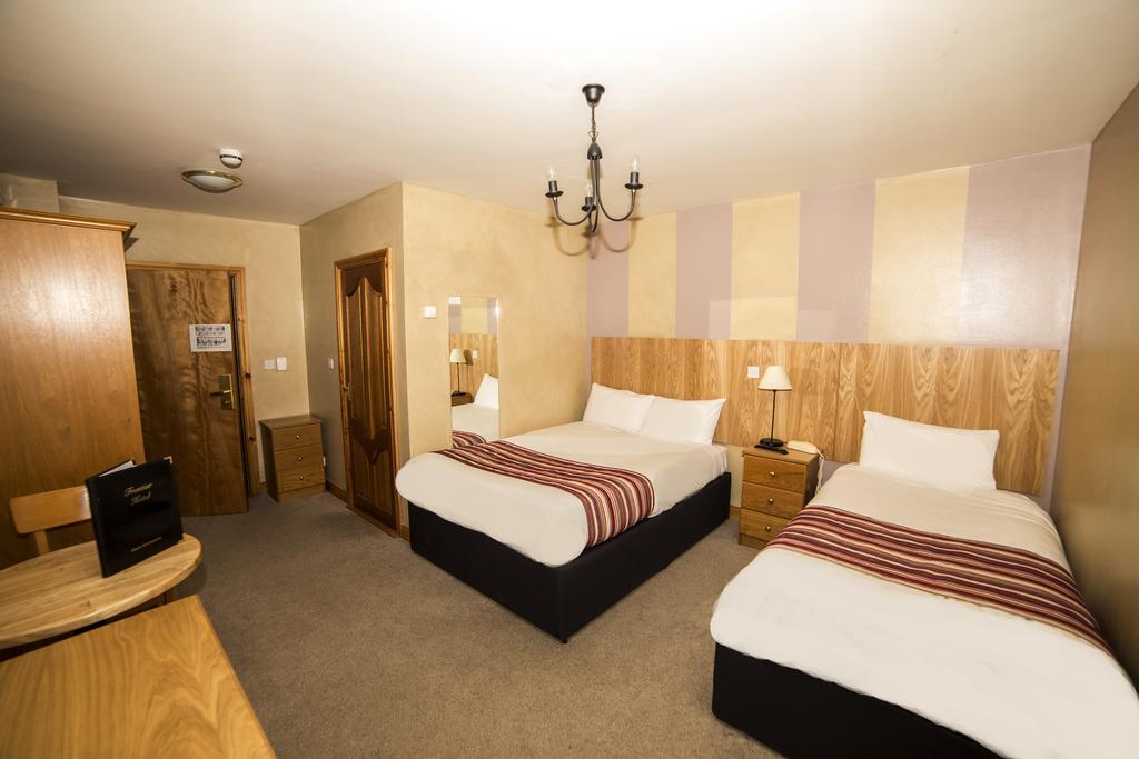 The Frontier Hotel Bridgend Oda fotoğraf