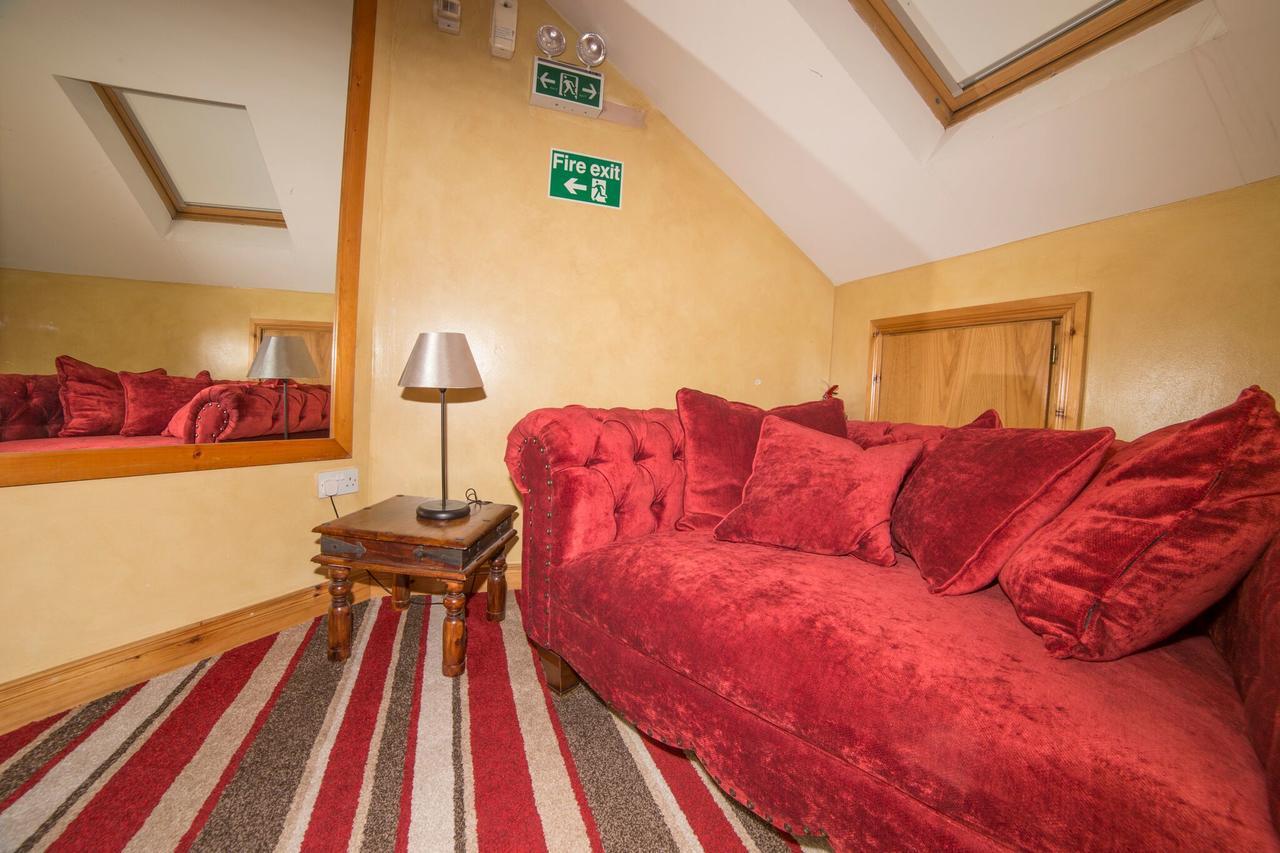 The Frontier Hotel Bridgend Dış mekan fotoğraf
